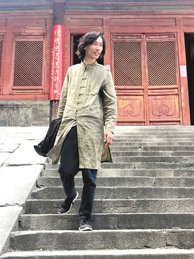<p>　　琴瑟和鸣</p>