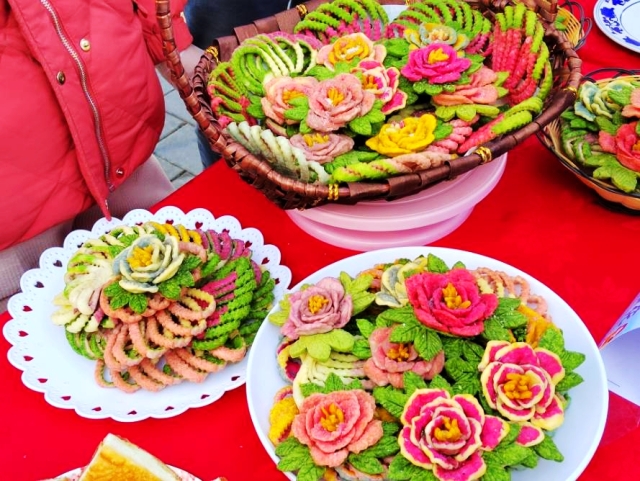 利通区：品尝家常美食 共话民族团结
