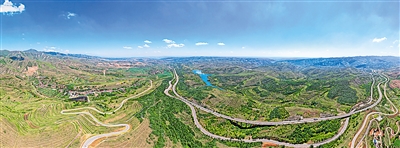 固原市深入推进生态制度、生态环境、生态空间、生态经济、生态生活、生态文化六大体系建设,推动山绿与民富、生态保护与高质量发展有机结合。(资料照片)本报记者 党硕 摄