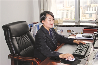 <p>　　周毛措在工作中。</p>