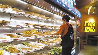     如今，宁夏辣糊糊店菜品丰富、环境宜人。