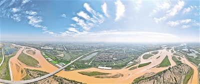     空中俯瞰，吴忠市利通区犹如一颗璀璨的明珠镶嵌在黄河之畔。